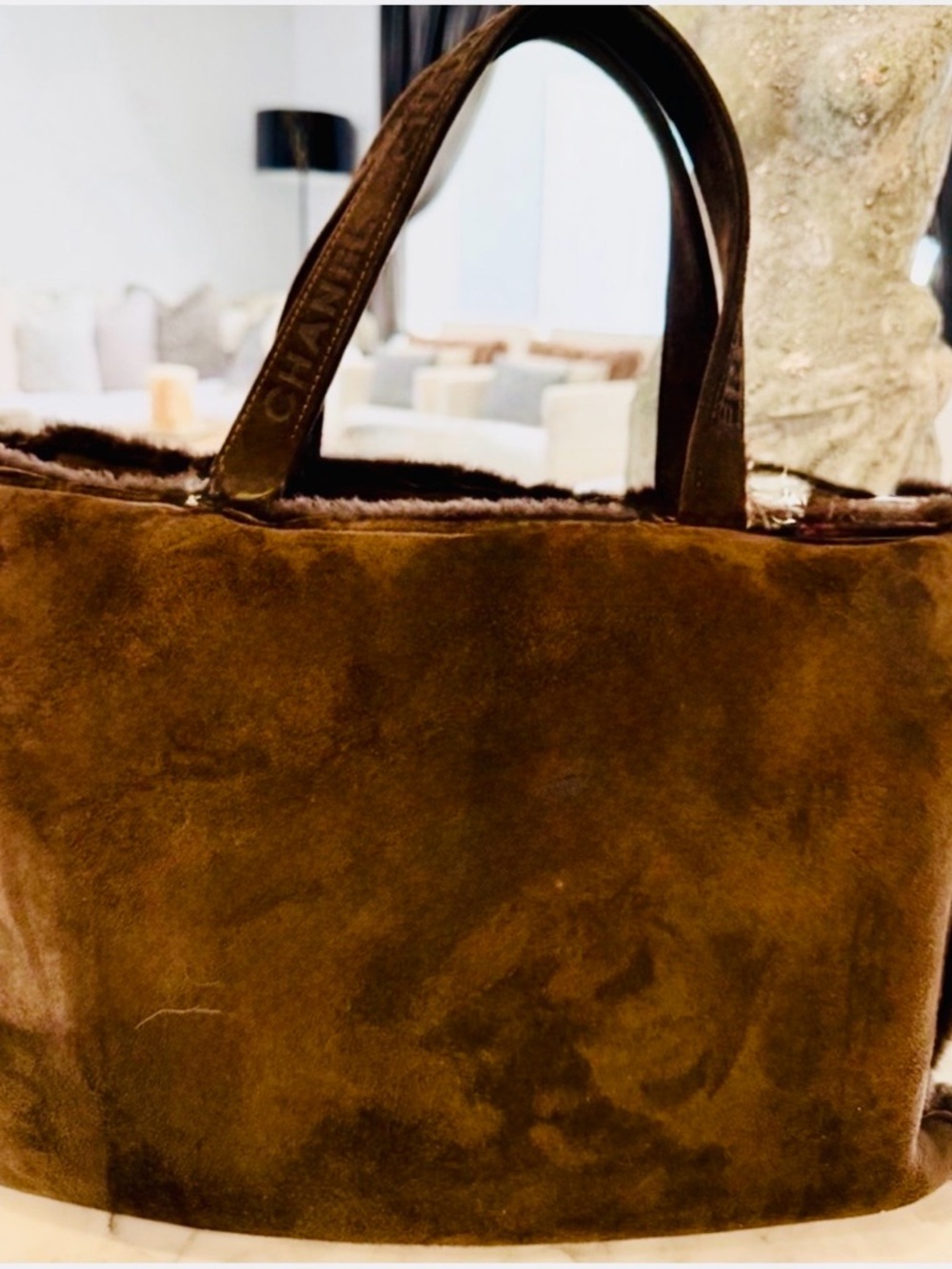 CHANEL 
🔥 Rare Chanel suede tote – hard to find in this condition